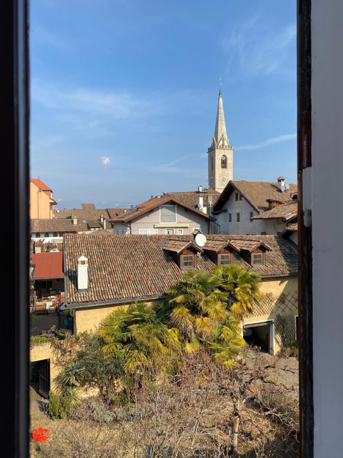 Goldengel Ferienwohnung Im Herzen Kalterns Mit Einer Terasse Zum Verlieben ภายนอก รูปภาพ